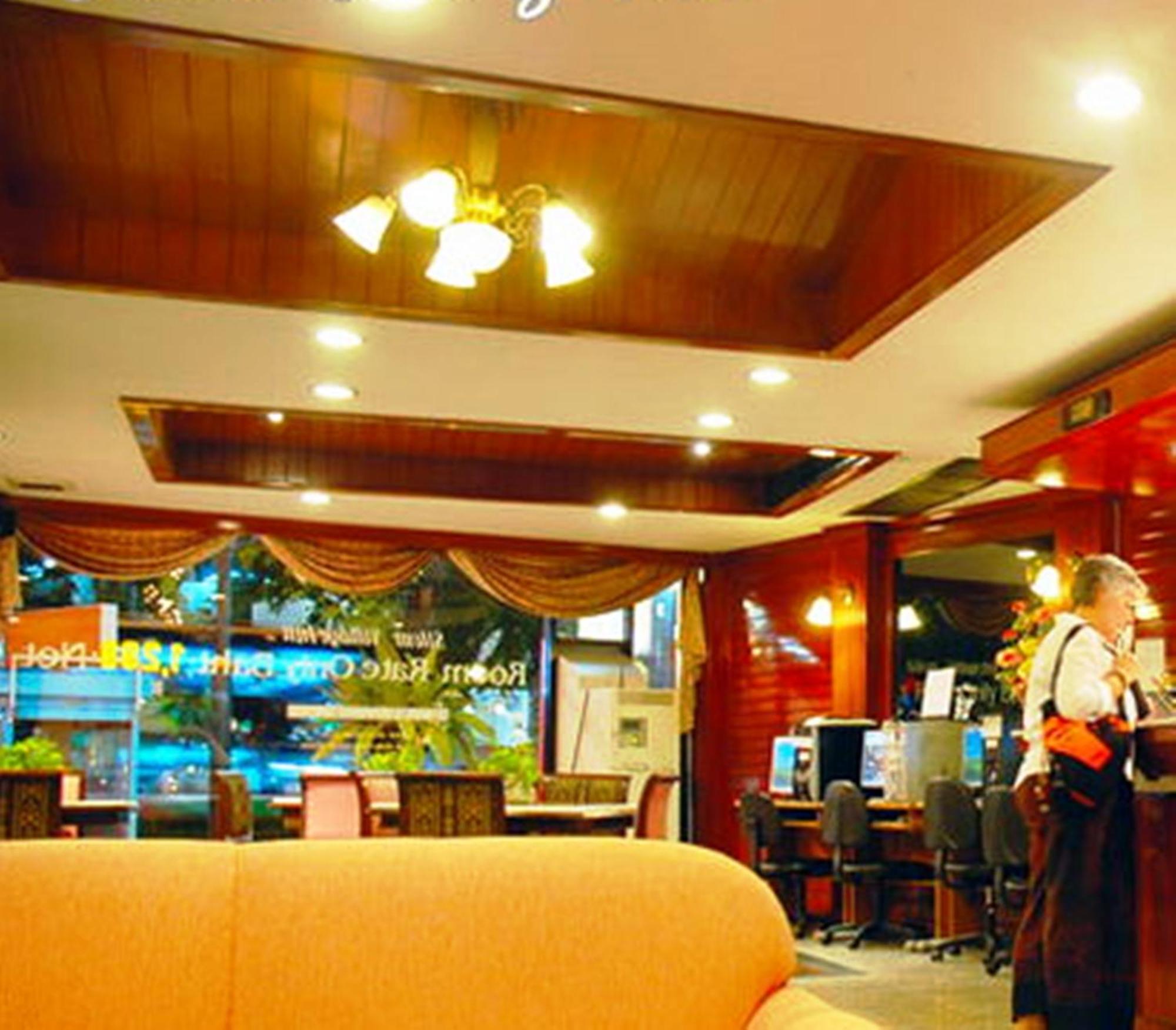 Silom Village Inn Bangkok Exterior photo