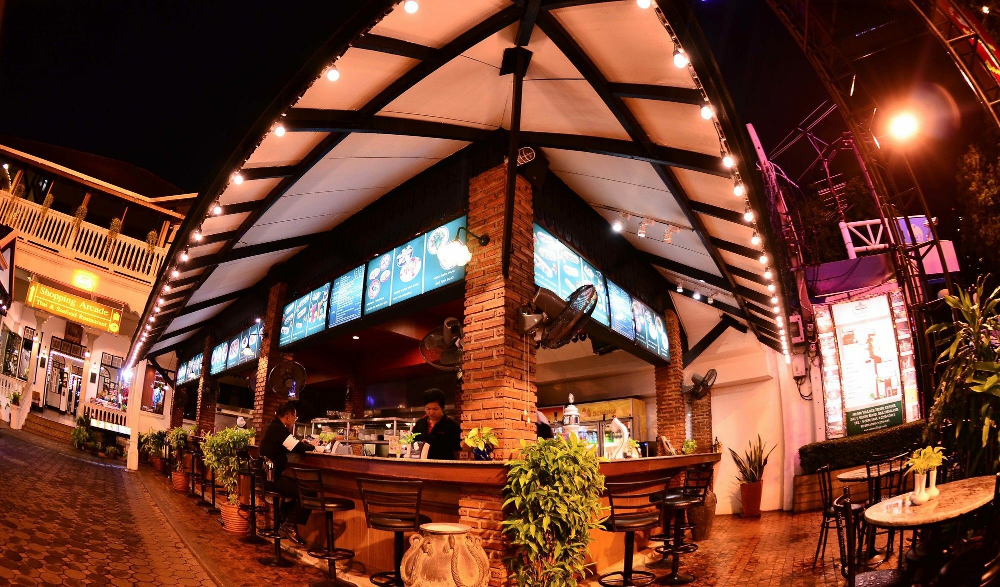 Silom Village Inn Bangkok Exterior photo